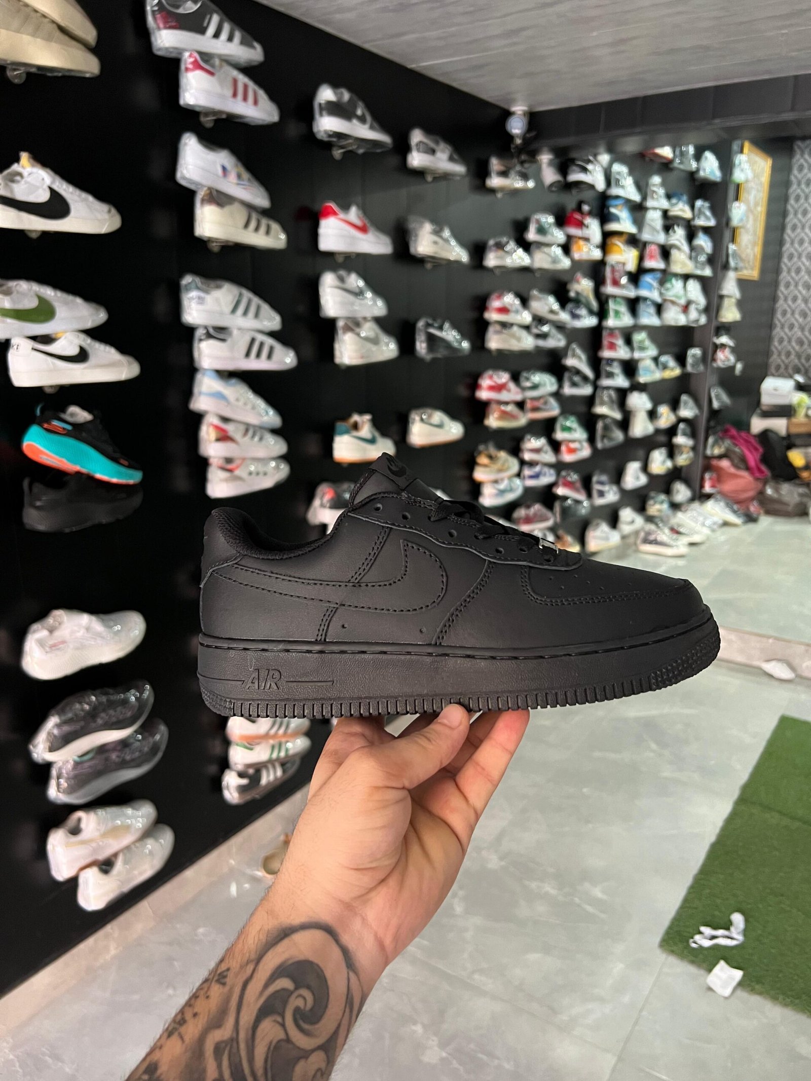 Nike Half Airforce UA Unisex Shoes with Carry Bag (Black) - Image 2