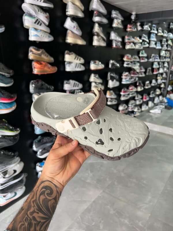 Crocs MTN Atlas Unisex Shoe - Image 8
