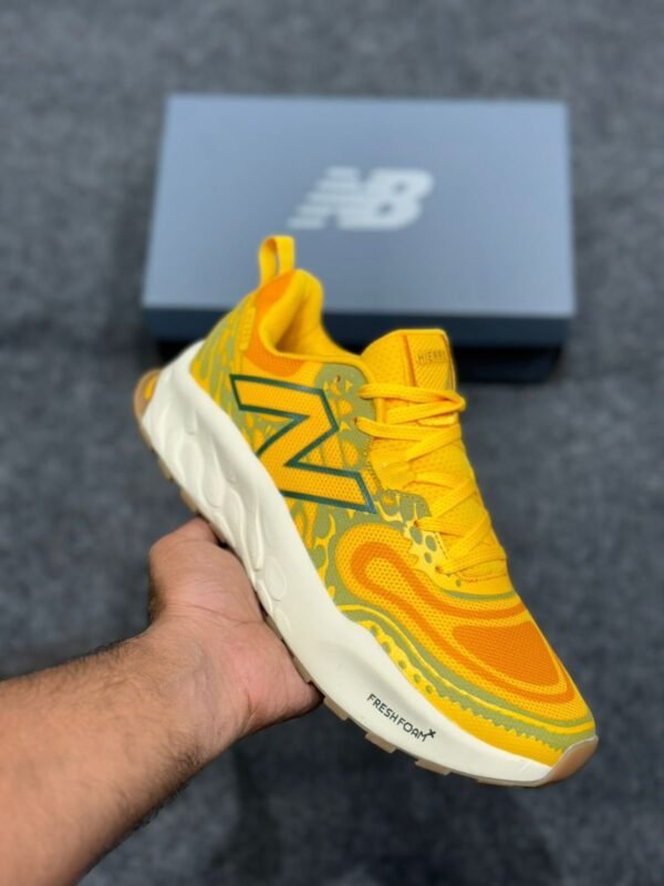New Balance Fresh Foam X Hierro Shoes (Yellow)
